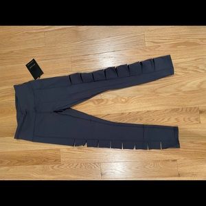 Gaiam by Jessica Biel leggings